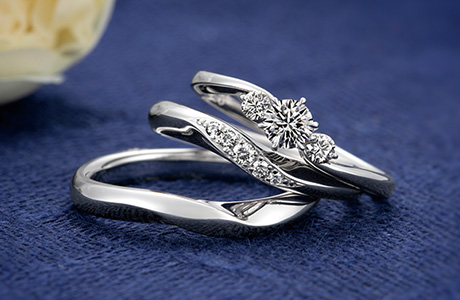 結婚指輪との重ねづけもできます