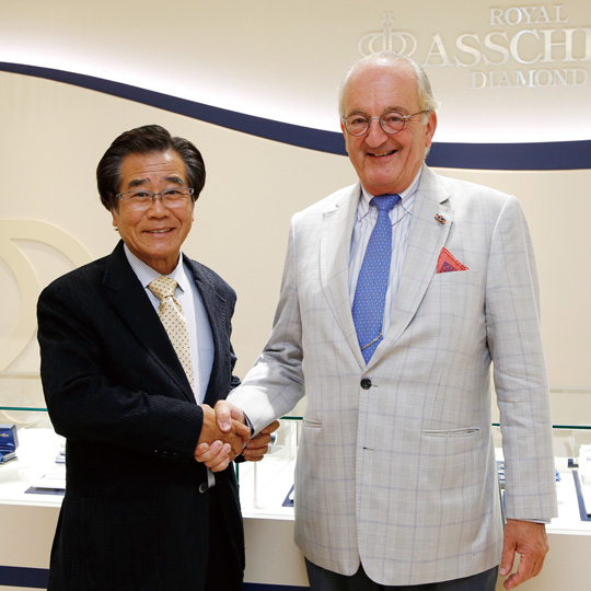 マイク・E・アッシャー氏が来店されました