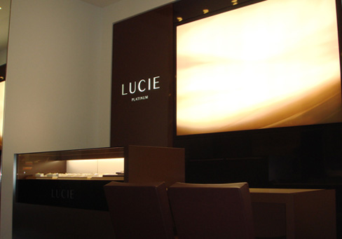 一真堂飯田本店正規取扱い結婚指輪・婚約指輪ブランドのLUCIE（ルシエ）
