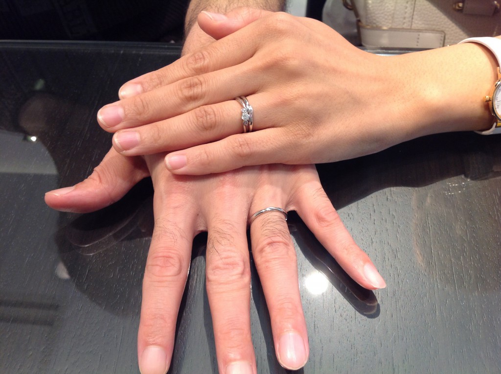 ロイヤルアッシャーダイヤモンド婚約指輪・カフェリング結婚指輪をお作り頂きました。