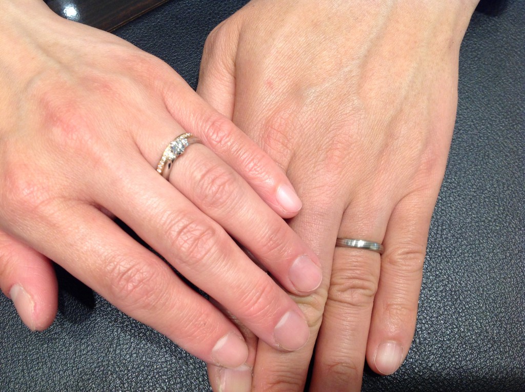 俄の婚約指輪・結婚指輪をお作り頂きました。