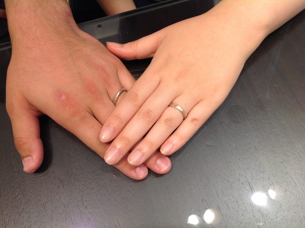 セミオーダーの結婚指輪をお作り頂きました。