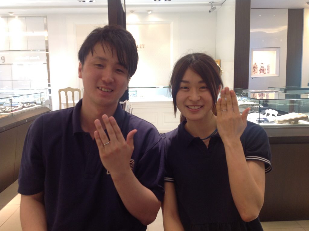 ロイヤルアッシャーダイヤモンドの婚約指輪・結婚指輪お作り頂きました。