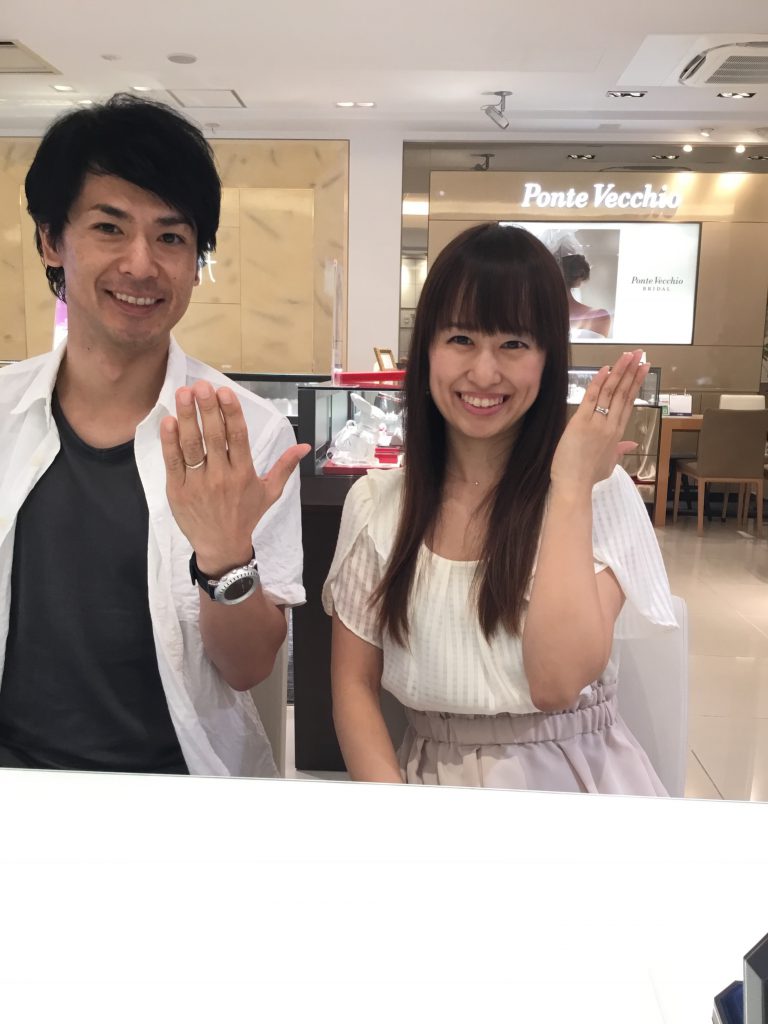 ロイヤルアッシャーのご婚約指輪、カフェリングのご結婚指輪をご納品致しました
