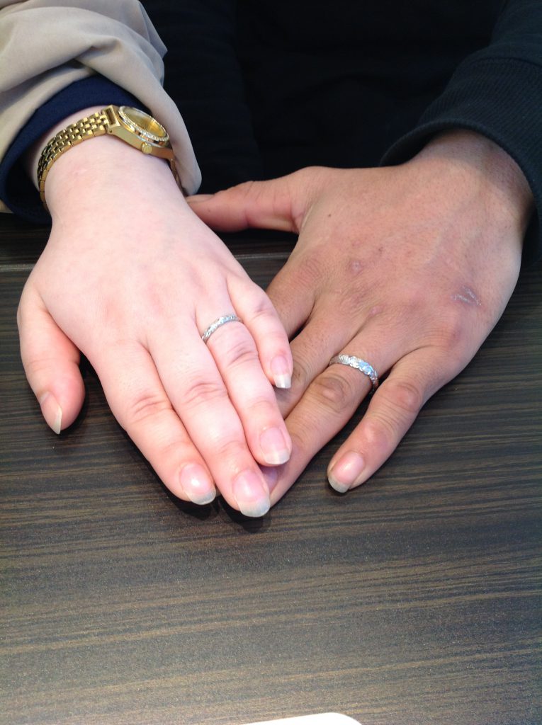 プライベートビーチのご結婚指輪をお作り頂きました!
