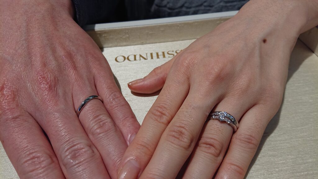 【長野市】ロイヤル・アッシャーの婚約指輪・結婚指輪をお作りいただきました！