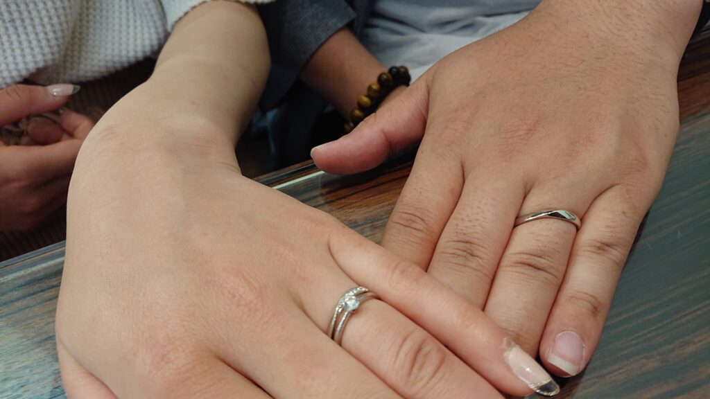 ロイヤル・アッシャーの婚約指輪・結婚指輪をお作りいただきました！